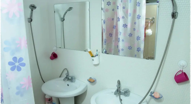 Кровать в общем номере (женский номер) Elmar Guesthouse - Hostel