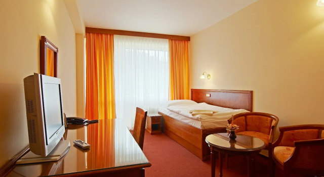 Kúpele Brusno - Kúpeľný hotel Poľana, Reserva ahora Hotel Brusno Región de Banská Bystrica