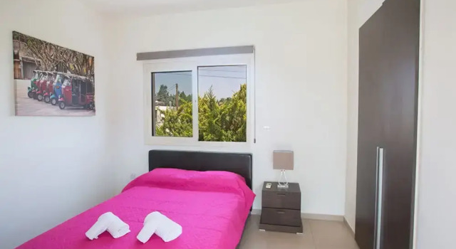 Villa for Rent in Protaras 1229, Rezervovat Vila Hotely v Protaras s bazénem, poblíž Pernera P Beach, Bazén