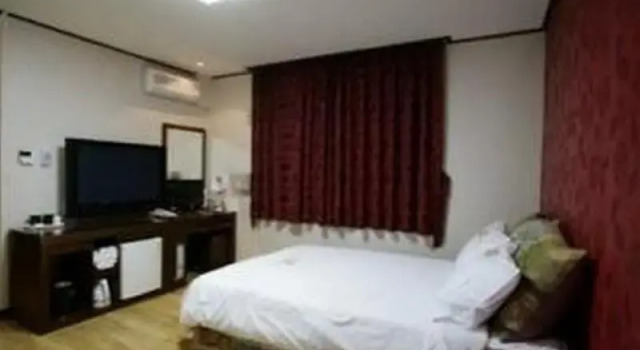 Goodstay HighValley Hotel