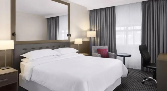 Двухместный номер Deluxe Sheraton Heathrow Hotel