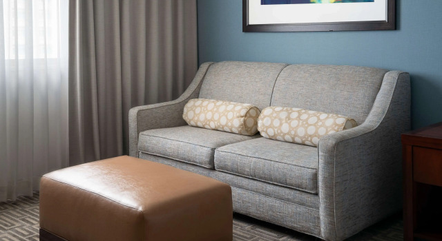 Hilton Garden Inn Denver/Cherry Creek, Забронировать Отель Денвер Колорадо, рядом с Художественный музей Museo de las Americas