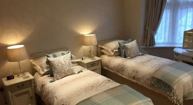 Angsana House, Забронировать Отель Отели Суррей с парковкой, Парковка