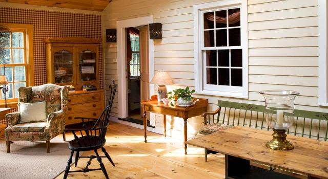 Stockbridge Country Inn, Varaa Bed and Breakfast Hotellit New England uima-altaalla, Uima-allas