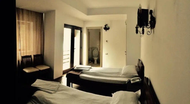 Hotel Casa Vlahilor, Забронировать Отель Отели Рымнику-Вылча 3 звезды, 3*
