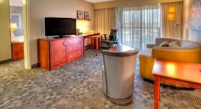 Двухместный люкс c 1 комнатой Courtyard Memphis Germantown
