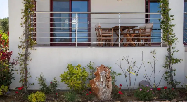 PhenΩmena Apartments