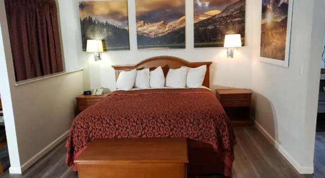 Люкс Deluxe Days Inn by Wyndham Bishop