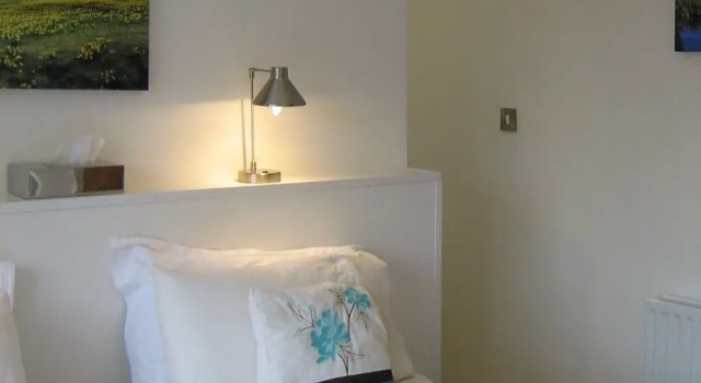 Savannah Bed and Breakfast, Prenota Bed & breakfast Virginia Water Surrey