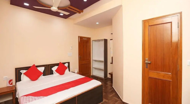 Oyo 18287 Akshya Hotel, Забронировать Отель Отели штата Раджастхана с парковкой, Парковка