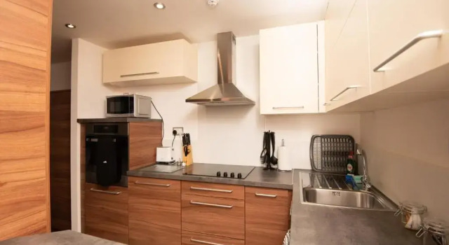 Апартаменты Deluxe Livin Serviced Apartments