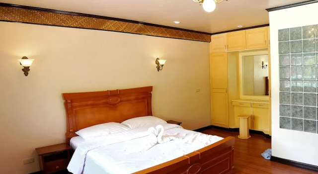 Двухместный коттедж с видом на бассейн Blue Garden Resort