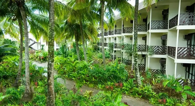 Habitación Superior con vista al jardín The Edgewater Resort & Spa