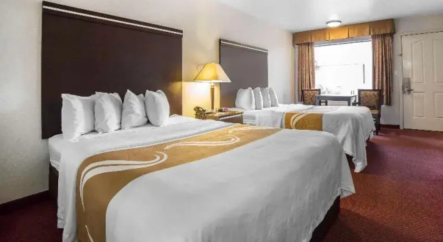 Четырёхместный номер Standard Quality Inn Saint George South Bluff