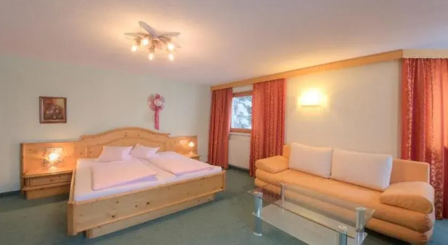 Hotel Olympia, Book Hotel Hotels in Tyrol with a Pool, Swimming Pool