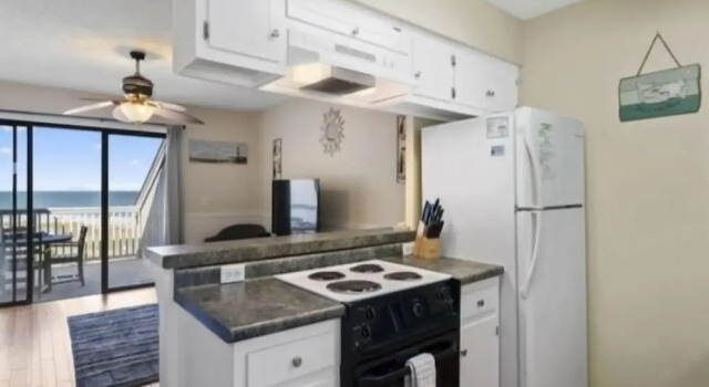 Номер Standard Pelican Perch - 3rd Floor Views Of The Ocean And Marsh - Perfect For Wildlife Viewing. 1 Bedroom Condo by RedAwning