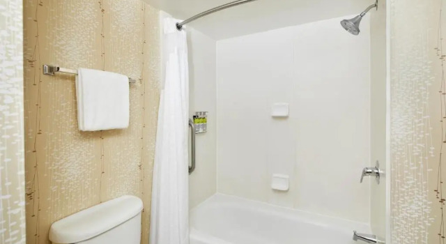 Номер Standard Holiday Inn Express & Suites I-26 & Us 29 At Westgate Mall by IHG