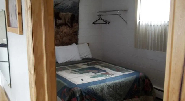 Budget Host Elk Antler Inn, Забронировать Отель Отели Термополиса с парковкой, рядом с Hot Springs County Museum, Парковка