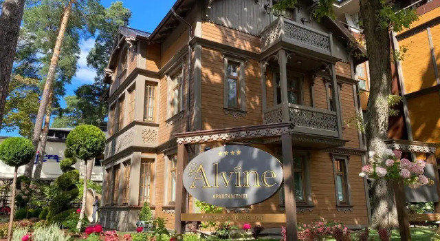 Апартаменты с 2 комнатами с видом на улицу Villa Alvīne Family Apart-Hotel