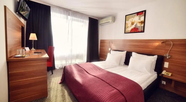 Standardowy dwuosobowy pokój Hotel President