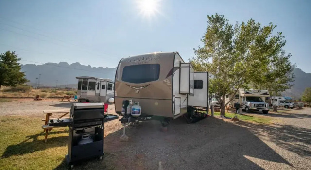Outdoor Experience Glamping Trailer OK36, Prenota Campeggio Moab 
