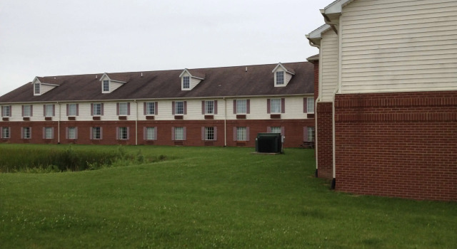Country Hearth Inn & Suites Willard, Varaa Hotelli Shelby Ohio