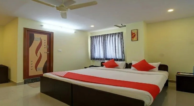 OYO 15564 Felicity Inn