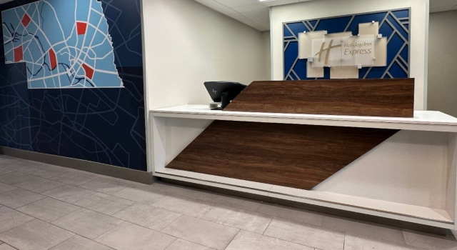 Holiday Inn Express Kearney, Book Hotel Hoteller i Kearney med pool, Swimmingpool