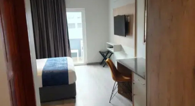 Двухместный номер Standard с балконом 12 Oceans Hotel and Conference Centre