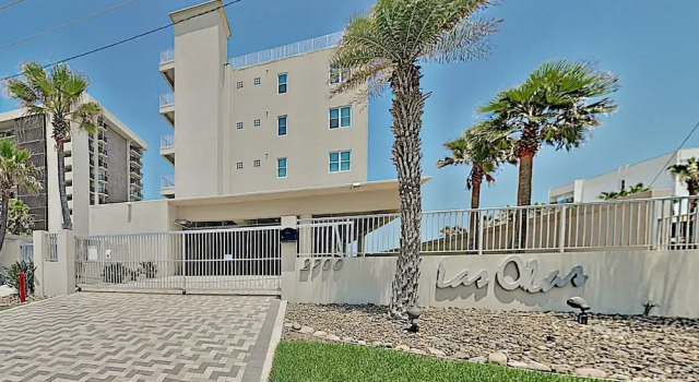 Modern Las Olas - Ocean Views, Pool & Tennis 3 Bedroom Condo