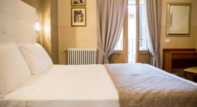 La Residenza Suites, Забронировать Отель Отели Рима с парковкой, рядом с Универмаг La Rinascente, Парковка