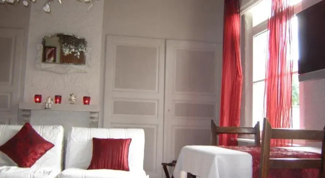 B&B Anno 1756, Забронировать Отель «постель и завтрак» Дейнзе Leiestreek