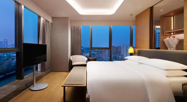 Двухместный люкс Executive Lounge Access c 1 комнатой Sheraton Shenzhen Nanshan