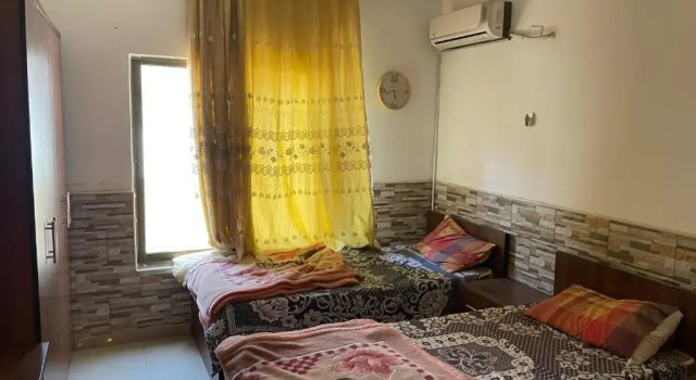 Studio next to Queen Rania St, well served area