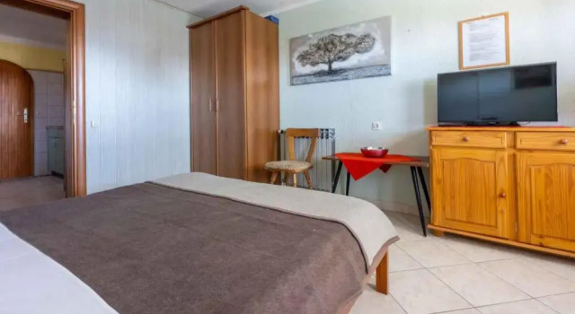 Studio in Crikvenica 42250, Забронировать Отель Отели Приморско-Горанской жупания с парковкой, Парковка