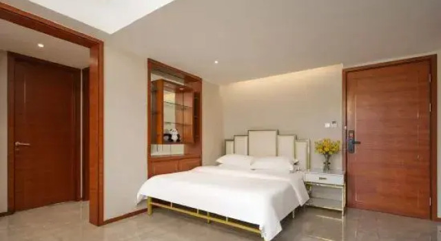 Трёхместный люкс WIFC Taikoo Yunxuan International Apartment (Chunxi Road West International Financial Center Branch)