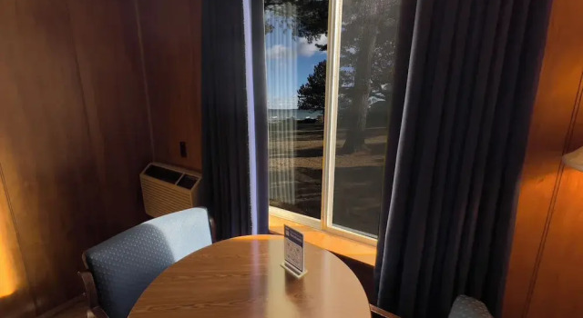 Четырёхместный номер Standard Цокольный этаж с балконом Riviera Motel