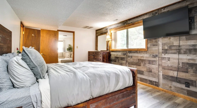 Коттедж с 4 комнатами Private Dock + Fire Pit: Camdenton Retreat!