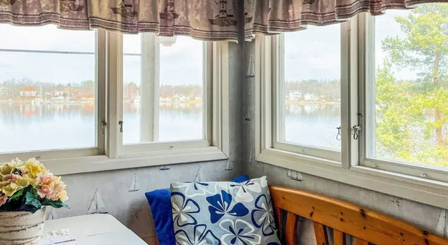 4 Person Holiday Home in Yxlan, Varaa Lomakoti Norrtäljen kunta 