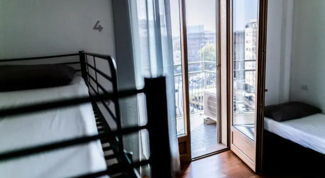 Кровать в общем номере (мужской номер) B&B Best Hostel Milano