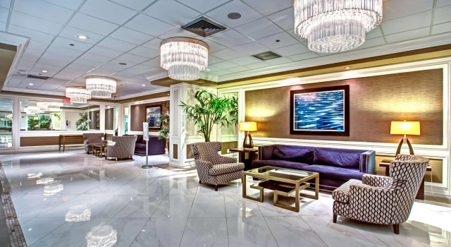 DoubleTree by Hilton Grand Hotel Biscayne Bay
