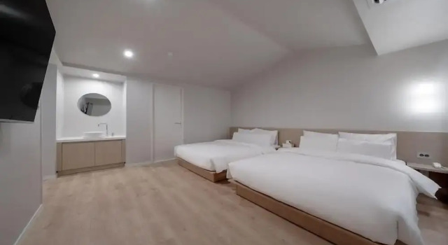 Семейный люкс Cheonan Aank Hotel Seongjeong