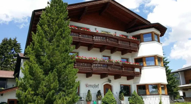 KREUZHOF Seefeld, Забронировать Отель Отели Зефельд-ин-Тироля с парковкой, рядом с Олимпия Центр, Парковка