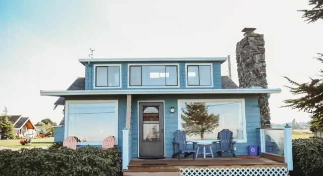 Люкс Juan de Fuca Waterfront Hotel & Cottages