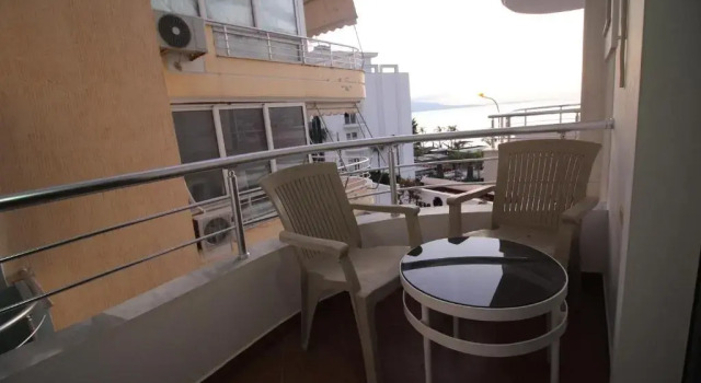 Трёхместный номер Standard с балконом и с частичным видом на море Hotel Strora