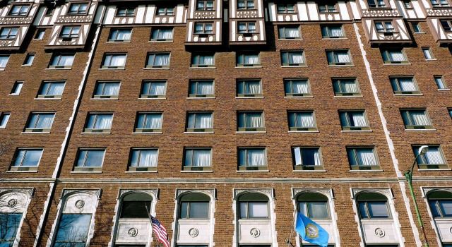 Четырёхместный номер Standard Hotel Alex Johnson Rapid City, Curio Collection by Hilton