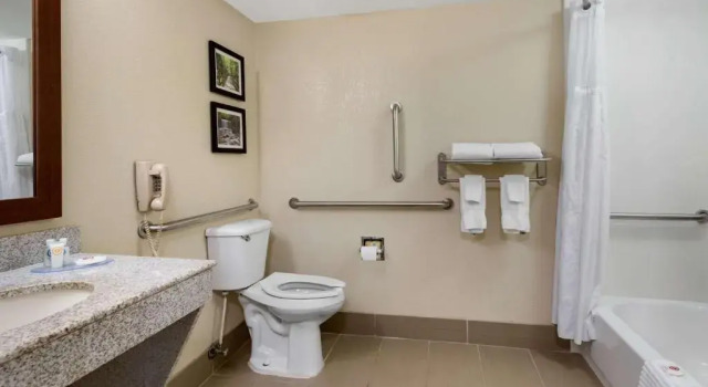 Номер Standard Comfort Inn & Suites Heath - Newark South