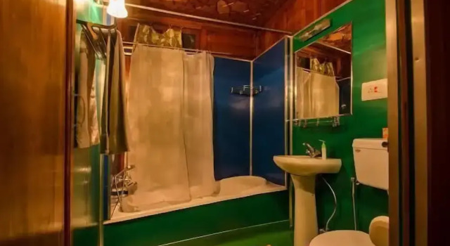 Двухместный номер Deluxe с видом на озеро Houseboat Lily of Nageen
