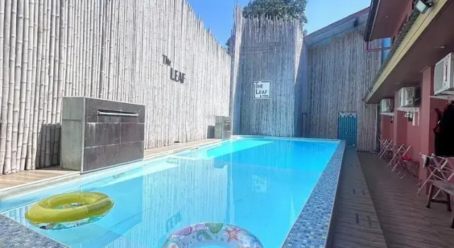 The leaf&pool hostel