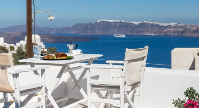 Четырёхместные апартаменты с 2 комнатами с видом на горы Aura Marina Apartments Santorini